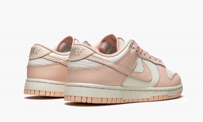 NIKE
DUNK LOW WMNS
Orange Pearl