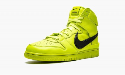 NIKE
X AMBUSH DUNK HIGH “ATOMIC GREEN” SNEAKERS