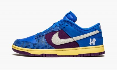 NIKE
DUNK LOW SP SNEAKERS