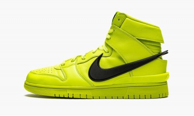 NIKE
X AMBUSH DUNK HIGH “ATOMIC GREEN” SNEAKERS
