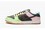 NIKE
DUNK LOW SE
Free 99 - Black