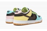 NIKE
DUNK LOW SE
Free 99 - Black