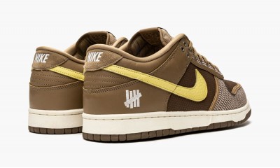 NIKE
DUNK LOW SP
Undefeated - Canteen