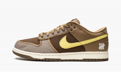 NIKE
DUNK LOW SP
Undefeated - Canteen