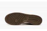 NIKE
DUNK LOW SP
Undefeated - Canteen