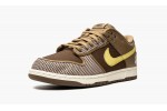 NIKE
DUNK LOW SP
Undefeated - Canteen