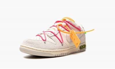 NIKE
NIKE DUNK LOW
Off White - Lot 17