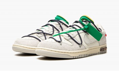 NIKE
NIKE DUNK LOW
Lot 20 - Off White
