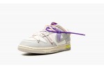 NIKE
NIKE DUNK LOW
Lot 24 - Off White
