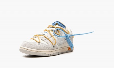 NIKE DUNK LOW
Lot 34 - Off White