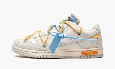 NIKE DUNK LOW
Lot 34 - Off White