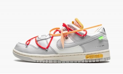 NIKE
DUNK LOW
Off-White Lot 6