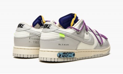 NIKE
DUNK LOW OFF WHITE
Lot - 48