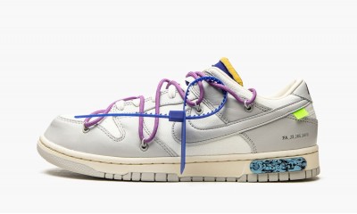 NIKE
DUNK LOW OFF WHITE
Lot - 48