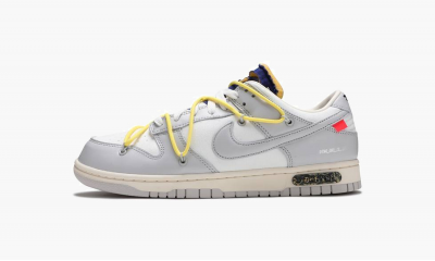 NIKE DUNK LOW
Off White - Lot 27
