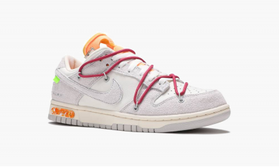 NIKE DUNK LOW
Off White - Lot 35