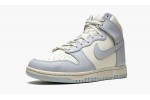 NIKE
DUNK HIGH WMNS
Football Grey