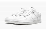 NIKE
WMNS DUNK LOW
Triple White