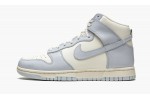 NIKE
DUNK HIGH WMNS
Football Grey