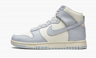 NIKE
DUNK HIGH WMNS
Football Grey