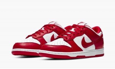 NIKE
DUNK LOW RETRO
University Red