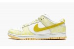 NIKE
W DUNK LOW
Yellow Strike