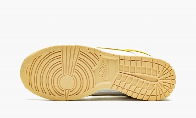 NIKE
W DUNK LOW
Yellow Strike