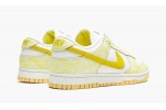 NIKE
W DUNK LOW
Yellow Strike