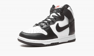 NIKE
WMNS DUNK HIGH
Panda (2021)