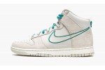 NIKE
DUNK HIGH SE
First Use - Green Noise