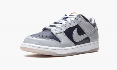 NIKE
WMNS DUNK LOW SP
College Navy Grey