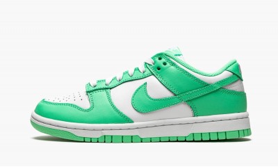 NIKE
DUNK LOW WMNS
Green Glow