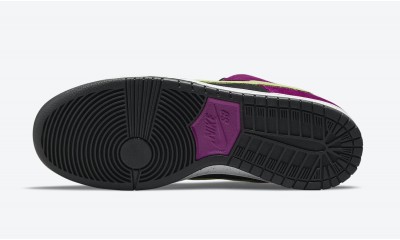 Nike SB Dunk Low “Red Plum”