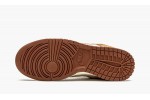 NIKE
DUNK LOW PRM
Medium Curry