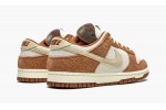 NIKE
DUNK LOW PRM
Medium Curry
