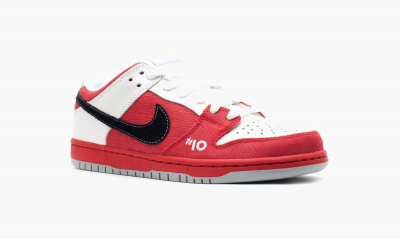 Nike SB Dunk Low “Roller Derby”