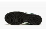 NIKE
DUNK LOW WMNS
Green Strike