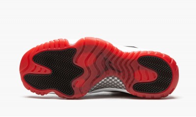 JORDAN
AIR JORDAN 11 RETRO LOW
Concord Bred