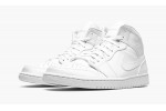 JORDAN
AIR JORDAN 1 MID
Triple White