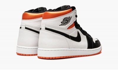 JORDAN
AIR JORDAN 1 RETRO HIGH OG
Electro Orange