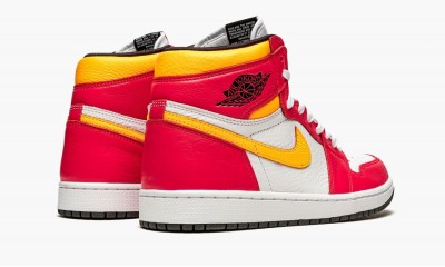 JORDAN
AIR JORDAN 1 HIGH OG
Light Fusion Red