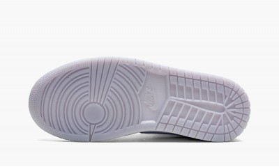 JORDAN
WMNS AIR JORDAN 1 MID
Wolf Grey / Aluminum