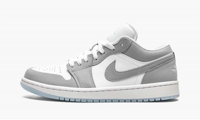 JORDAN
WMNS AIR JORDAN 1 LOW
White / Wolf Grey