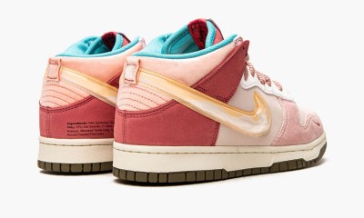 NIKE
DUNK MID
Social Status - Strawberry Chocolate