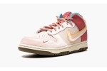 NIKE
DUNK MID
Social Status - Strawberry Chocolate