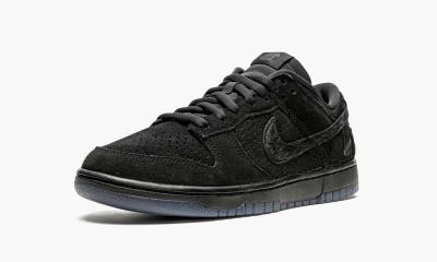 NIKE
DUNK LOW SP
Undefeated - Black