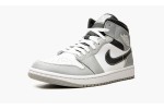 JORDAN
AIR JORDAN 1 MID
Light Smoke Grey 2.0