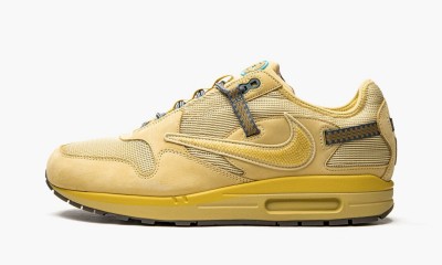 NIKE
AIR MAX 1
Travis Scott - Saturn Gold