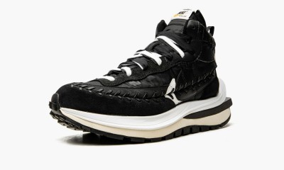 NIKE
VAPORWAFFLE
Sacai x Jean Paul Gaultier - Black
