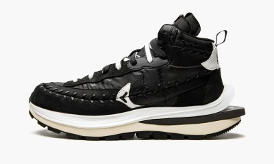 NIKE
VAPORWAFFLE
Sacai x Jean Paul Gaultier - Black